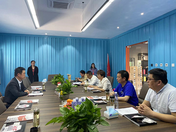 新疆建設(shè)兵團(tuán)第5師雙河市86團(tuán)來(lái)環(huán)瑞參觀(guān)交流2